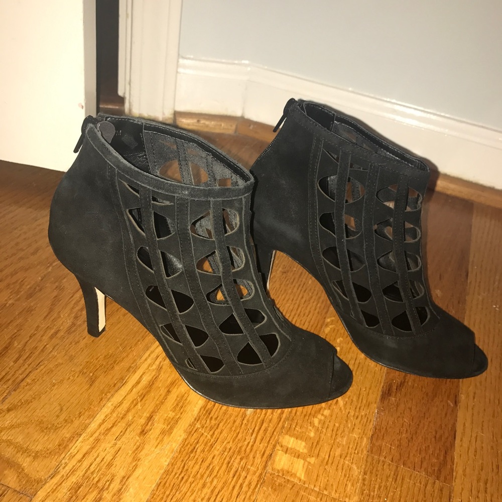 Vaneli Black Suede Petal Heals - Picture 1 of 8